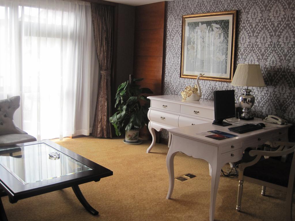 Country Garden Phoenix Hotel Jingmen Exterior photo
