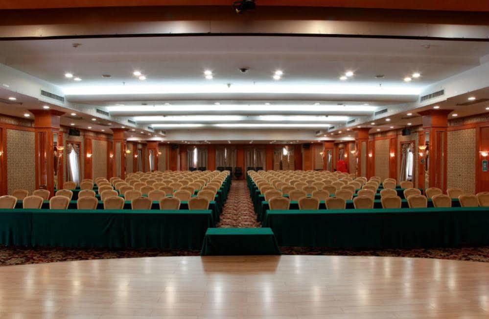 Country Garden Phoenix Hotel Jingmen Exterior photo