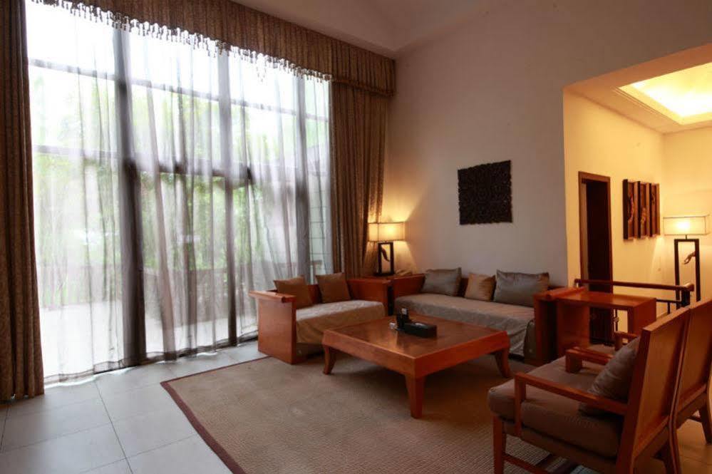 Country Garden Phoenix Hotel Jingmen Exterior photo